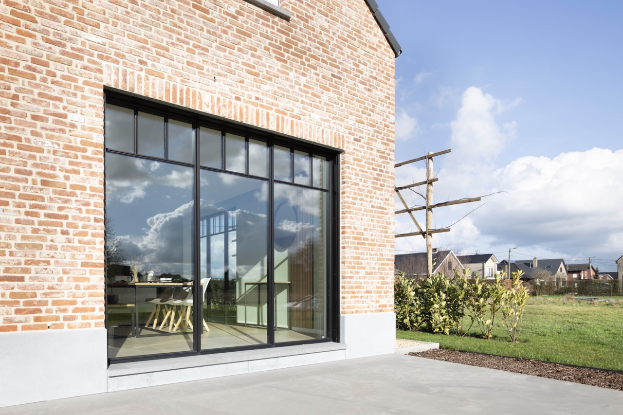nieuwbouw woning met zwarte steellook ramen en deuren nieuwbouw woning met zwarte steellook ramen en deuren