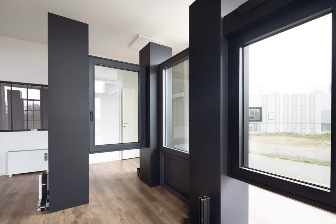 Interieur toonzaal Raamwinkel in Mont-Saint-Guibert