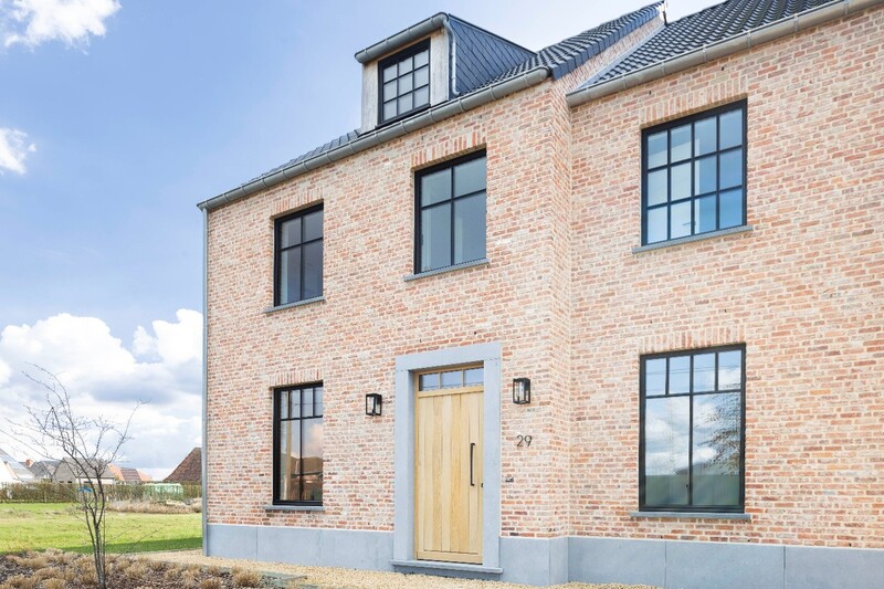 De voordeur: de overgang tussen de wereld en je privé De voordeur: de overgang tussen de wereld en je privé